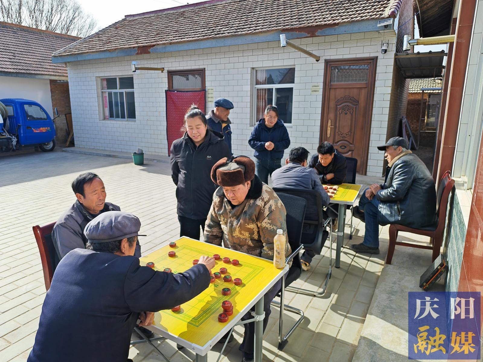“棋王”爭霸點(diǎn)燃冬閑熱情 “鄉(xiāng)弈”新風(fēng)繪就振興畫卷 ——鎮(zhèn)原縣唐家塬村首屆棋王挑戰(zhàn)賽展現(xiàn)鄉(xiāng)村治理新氣象