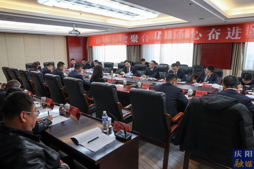 慶陽市政協(xié)委員分組討論周繼軍講話和政協(xié)兩個報告