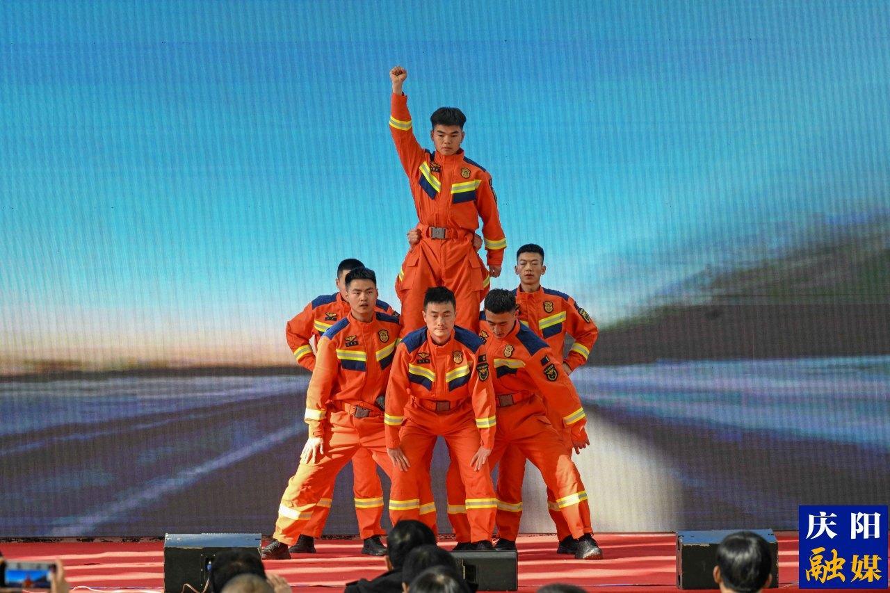 【攝影報(bào)道】慶陽市消防支隊(duì)舉辦“策馬揚(yáng)鞭開新局 團(tuán)結(jié)奮進(jìn)‘十五五’”2026年春節(jié)聯(lián)歡會(huì)