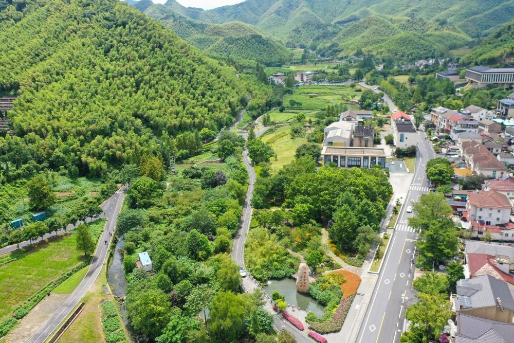 歷史不會(huì)辜負(fù)實(shí)干者——深入學(xué)習(xí)習(xí)近平總書記關(guān)于奮斗精神的重要論述系列述評(píng)之二