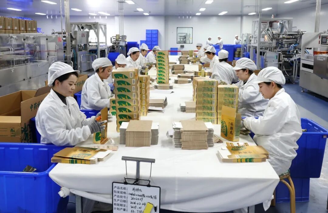 西峰：藥企趕訂單忙生產(chǎn) 創(chuàng)新驅(qū)動沖刺“開門紅”