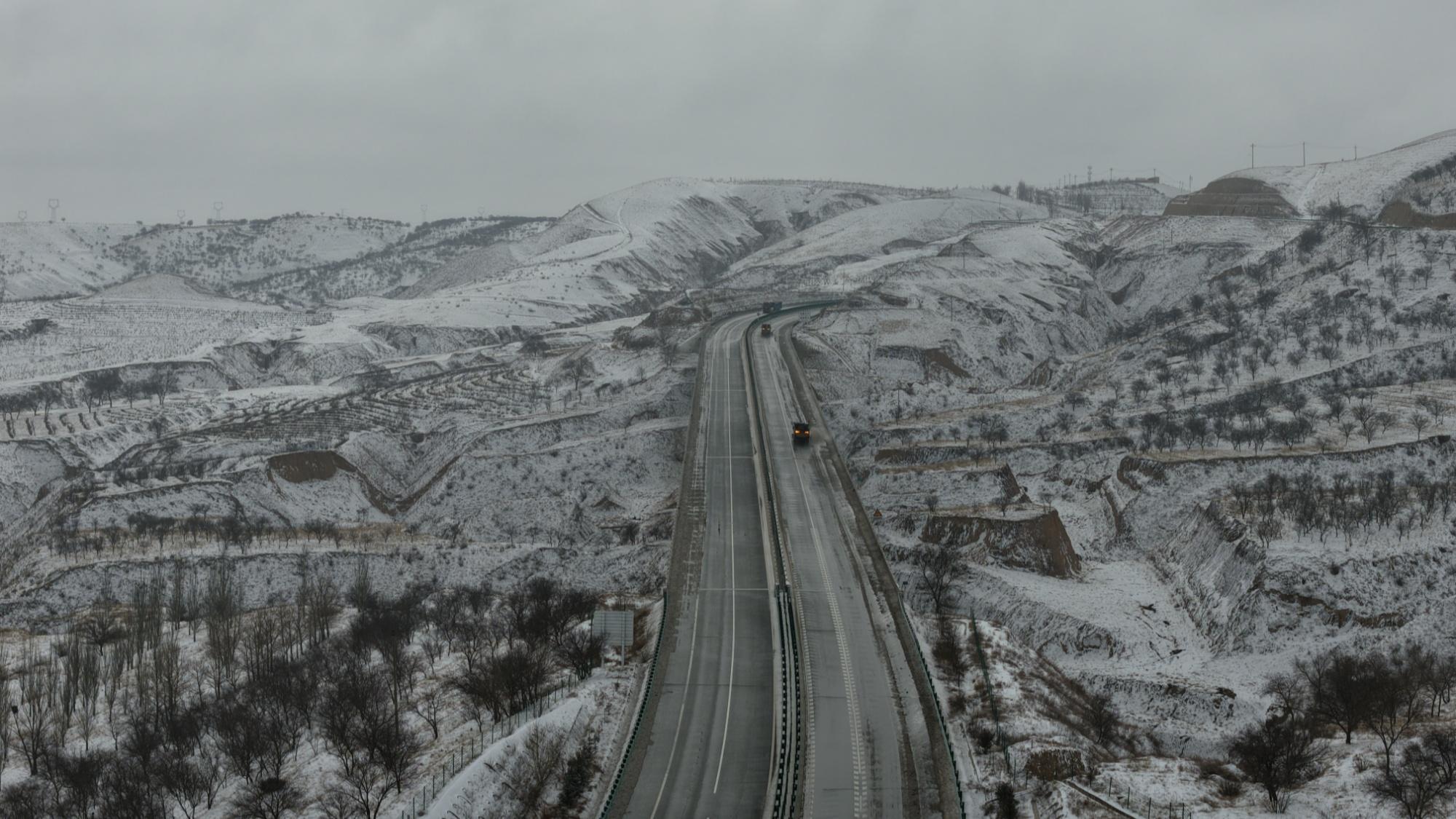 甘肅環(huán)縣“雙線”作戰(zhàn)應(yīng)對(duì)低溫雨雪天氣