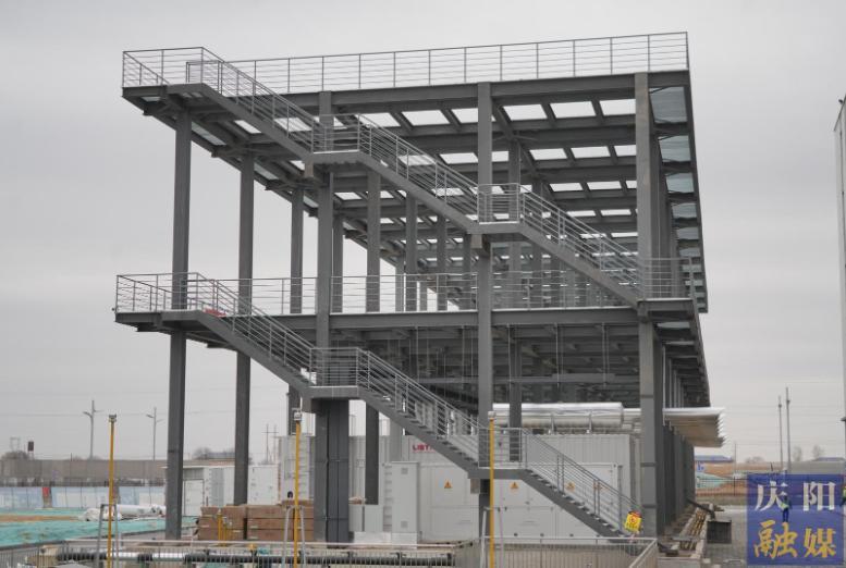 春潮涌算力 實干筑高地——中國電信“東數(shù)西算”慶陽園區(qū)復工復產(chǎn)全速推進