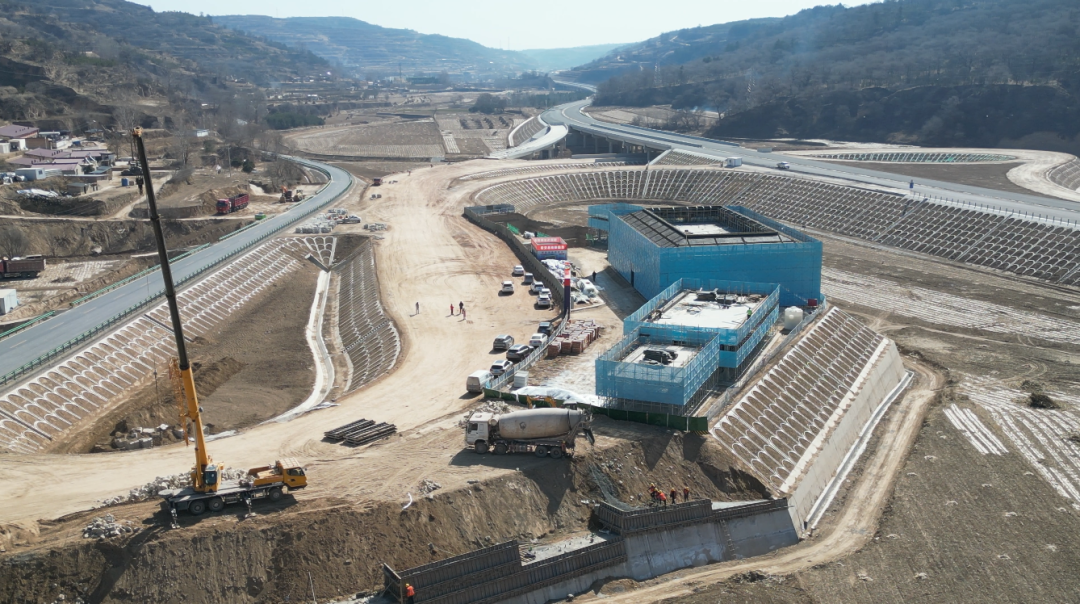 華池:春風催復工 實干啟新程