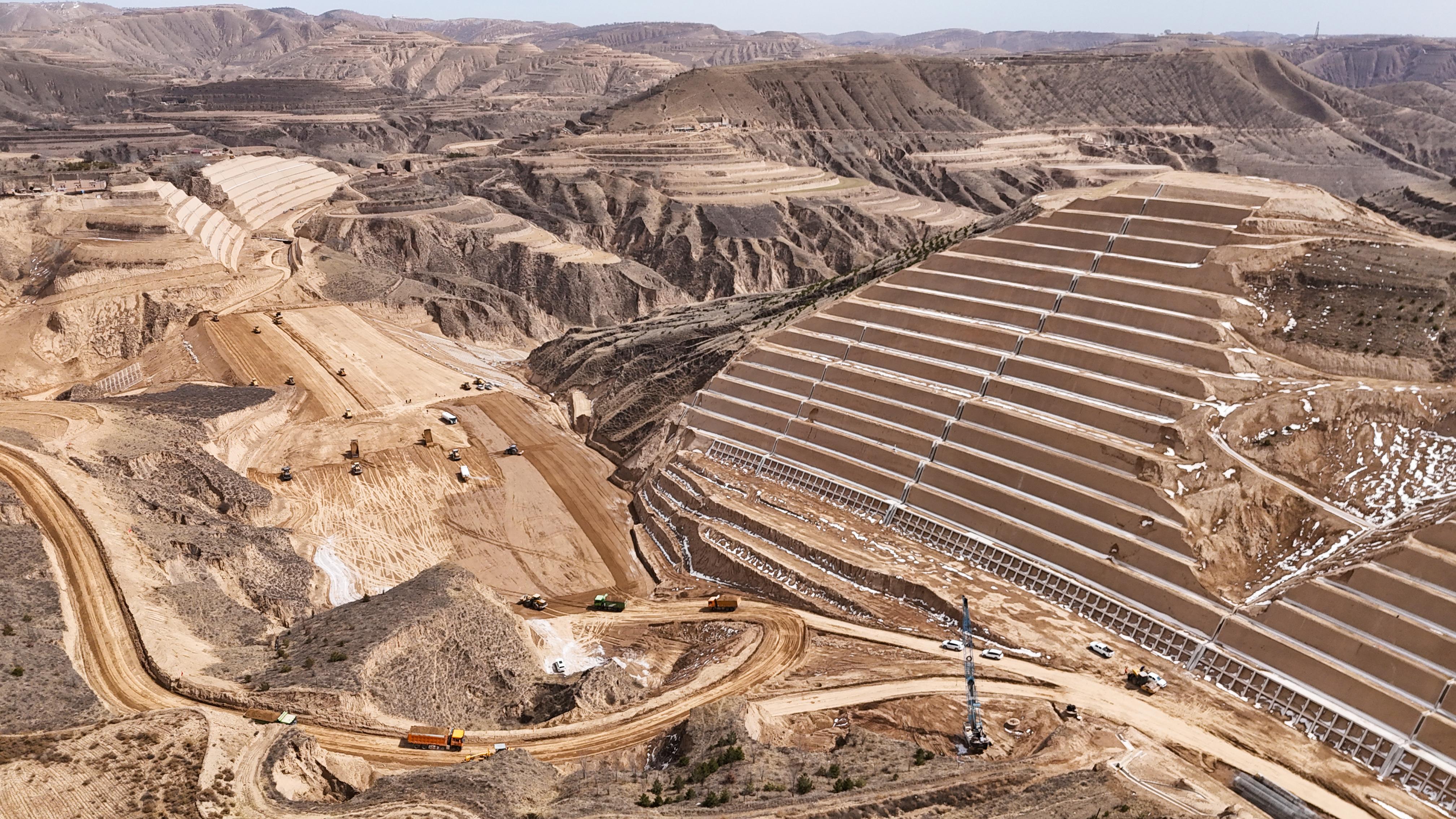 G341線華二項目環(huán)縣段加速推進 奏響春日建設“奮進曲”