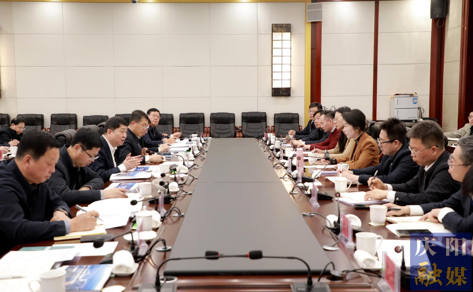 周繼軍與中交設(shè)計(jì)咨詢集團(tuán)黨委書記、董事長(zhǎng)崔玉萍座談