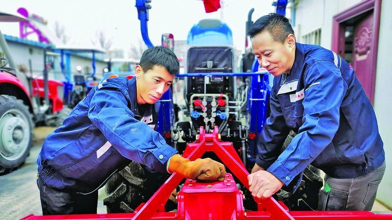 【春?jiǎn)㈦]東 耕繪新篇】西峰：智慧農(nóng)機(jī)“慧”春耕