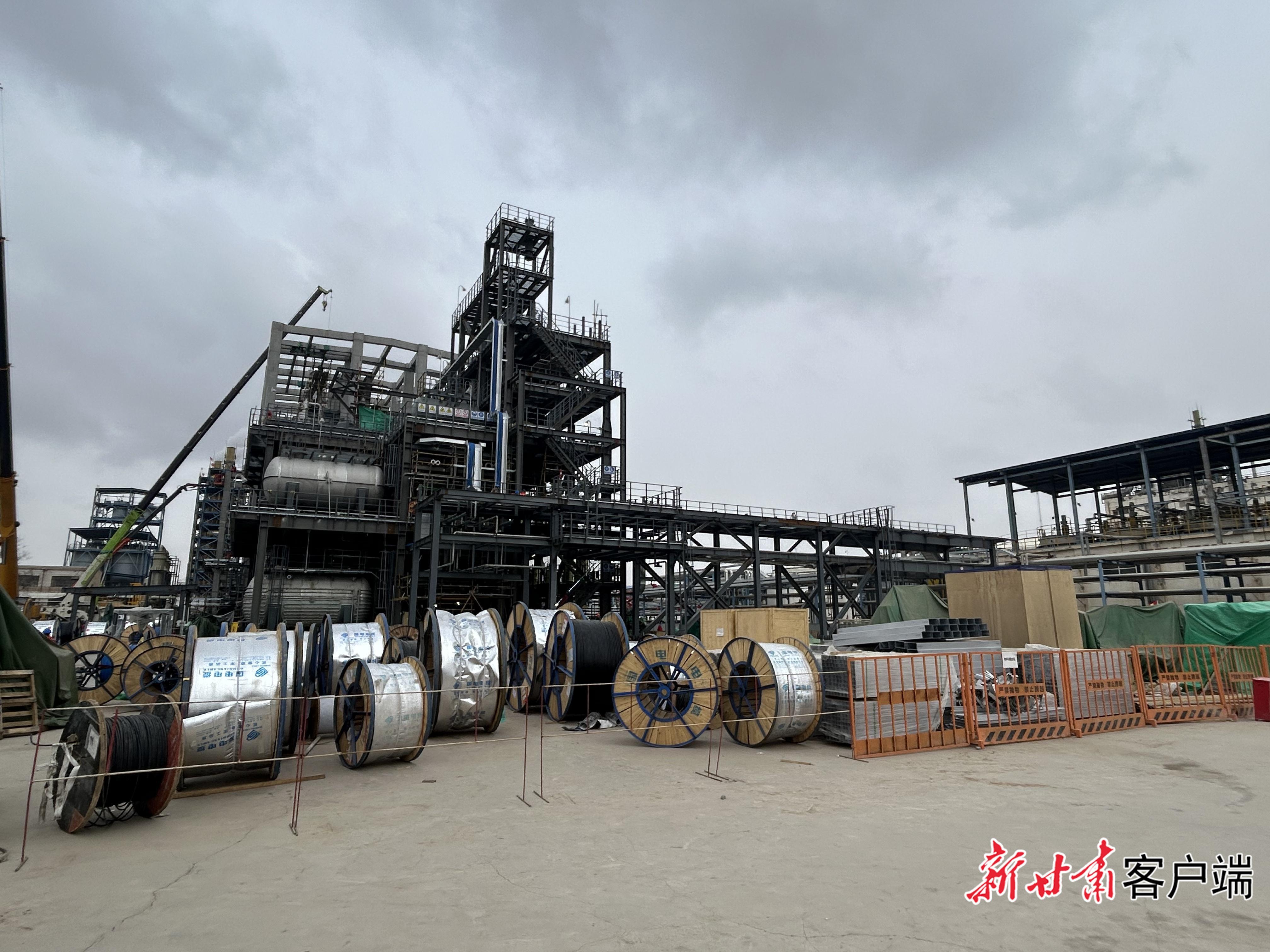 【強省會 促發(fā)展】工業(yè)老區(qū)的“硬核”蝶變——蘭州市西固區(qū)以項目攻堅與科技創(chuàng)新打造化工產(chǎn)業(yè)新優(yōu)勢