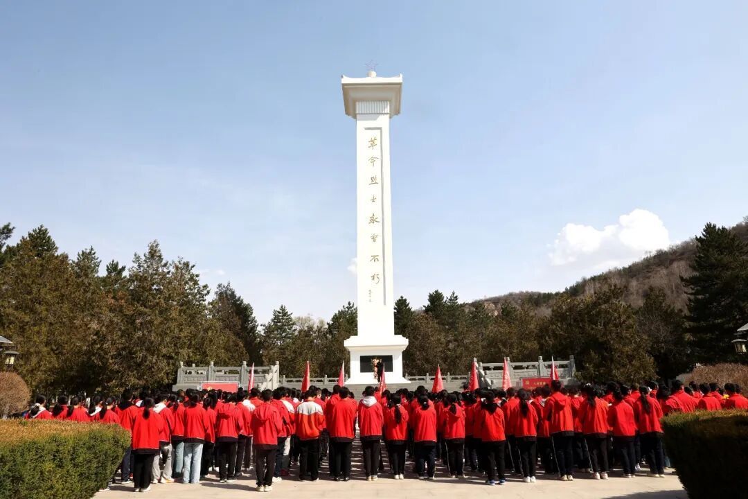 華池：清明紅色祭掃盡顯文明新風(fēng)